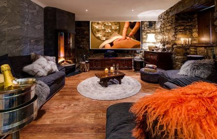 Chalet Glassy Crown