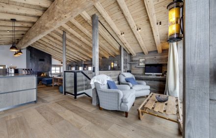 Chalet Marble Moor