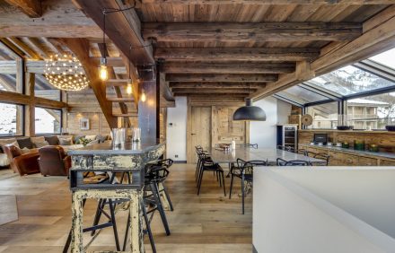 Chalet Pebbled Crown