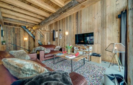 Chalet Serene Lawn